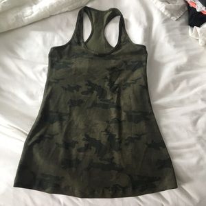 Lululemon camo tank top size 6